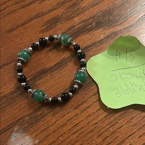 145) Elegant Green and Black OBSIDIAN Jade Stone stretchy bracelet vintage.